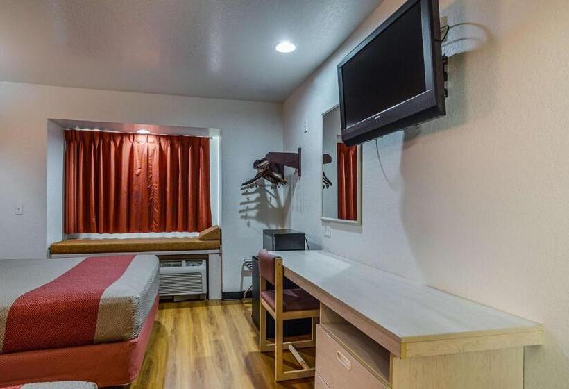 غرفة قياسية لذوى الاحتياجات الخاصة, Motel 6mcalester, Ok