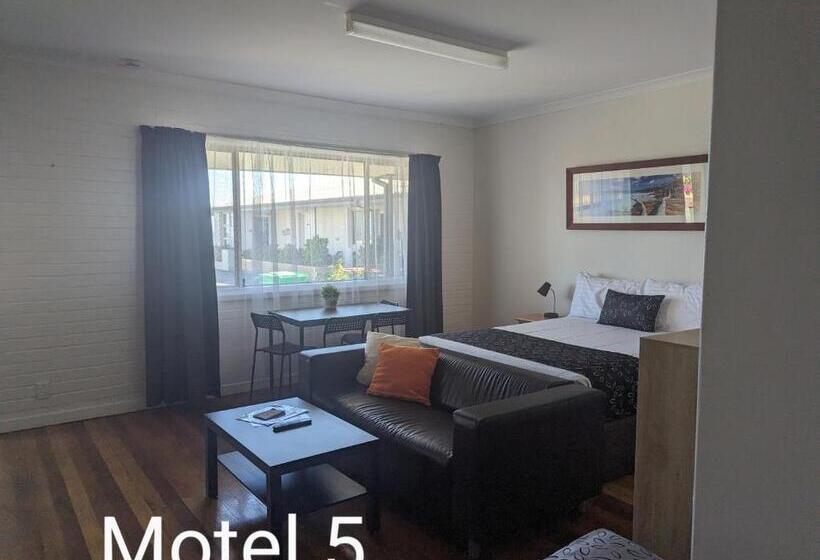 Семейный Номер, Ocean Drive Motel