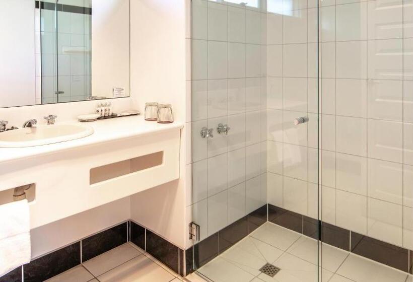 豪华套房, Hideaway On George