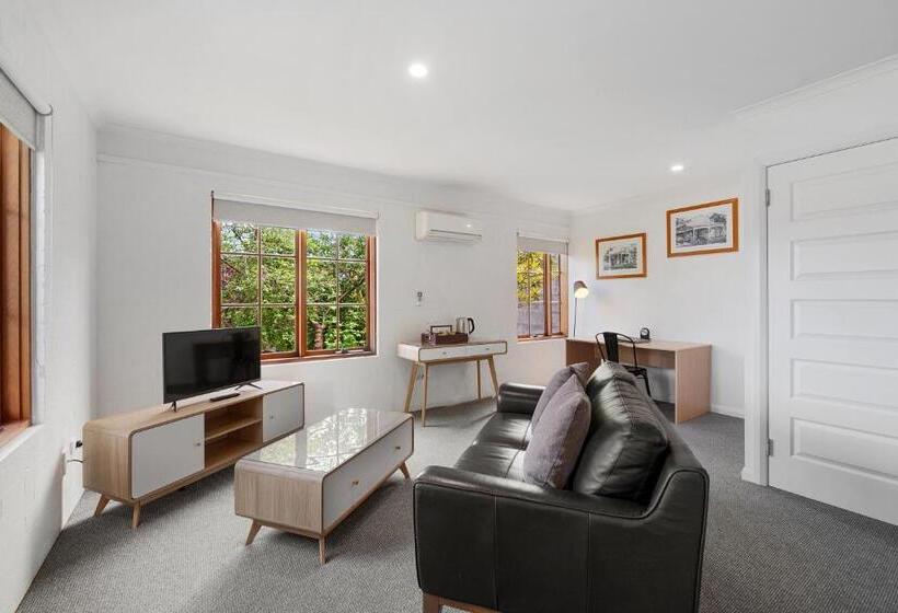 套房, Hideaway On George