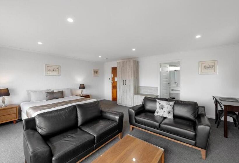 豪华套房, Hideaway On George