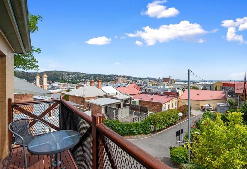 豪华套房, Hideaway On George