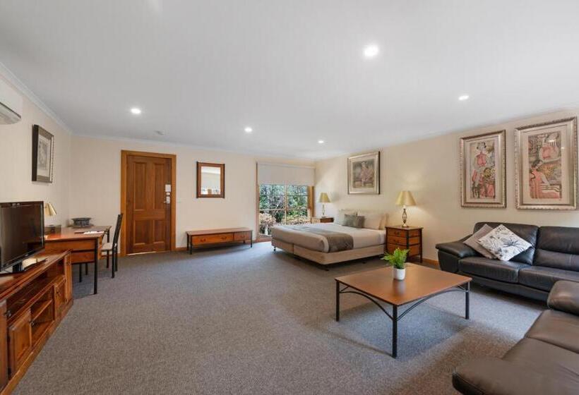 豪华套房, Hideaway On George