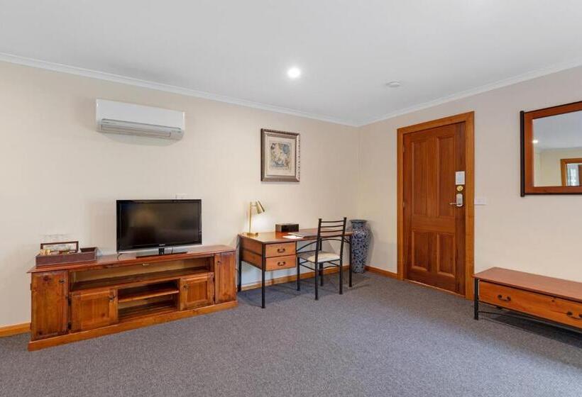 豪华套房, Hideaway On George