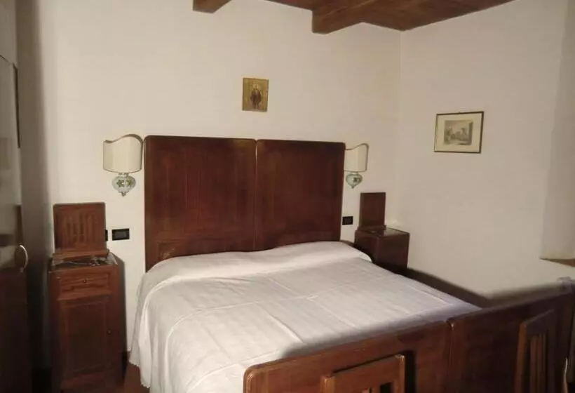 Standard Kolmen Hengen Huone Allasnäkymä, Agriturismo Ca'de'gatti