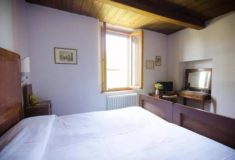 Standard Kolmen Hengen Huone Allasnäkymä, Agriturismo Ca'de'gatti