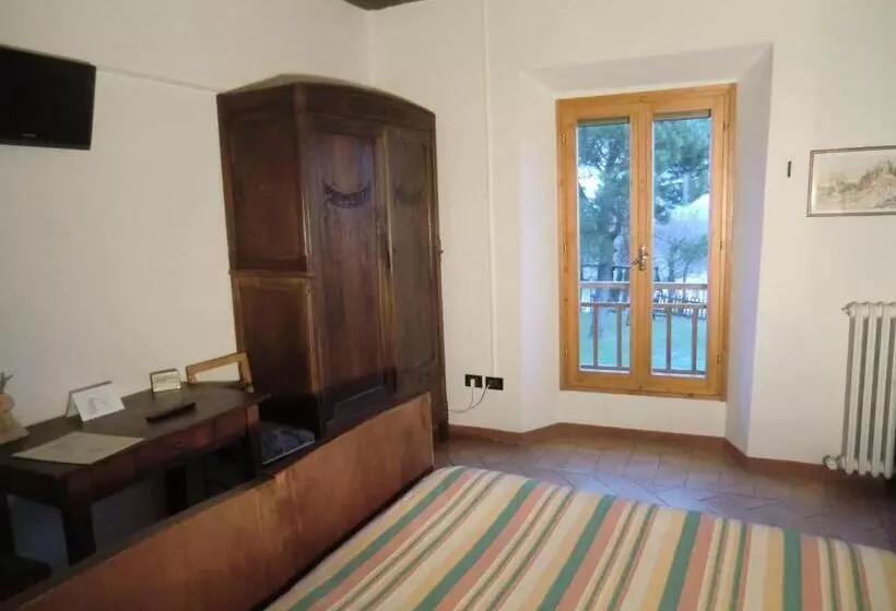 Standard-huone Allasnäkymä, Agriturismo Ca'de'gatti