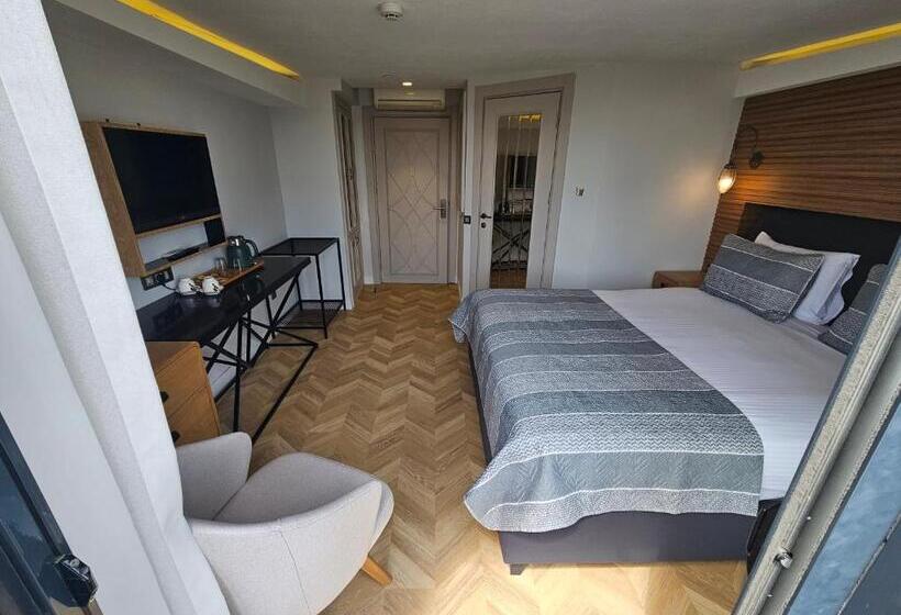 اتاق پرمیوم با چشمانداز دریا, Anthemis