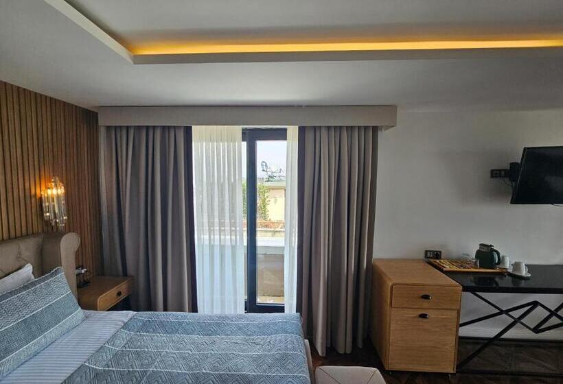 Deluxe Suite Sea View, Anthemis