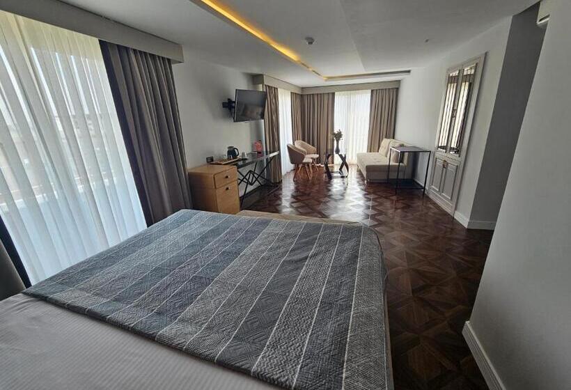 Deluxe Suite Sea View, Anthemis