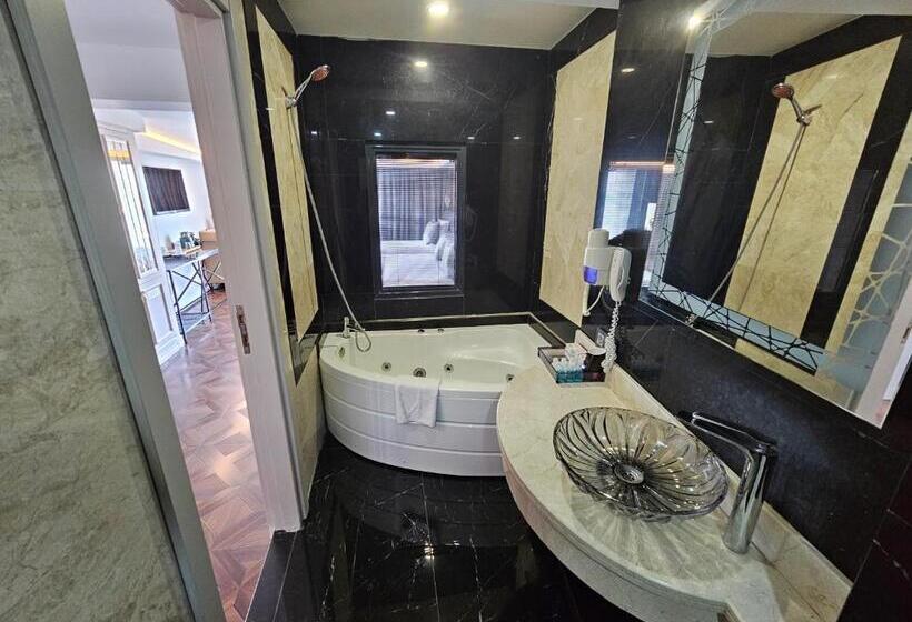 Deluxe Suite Sea View, Anthemis