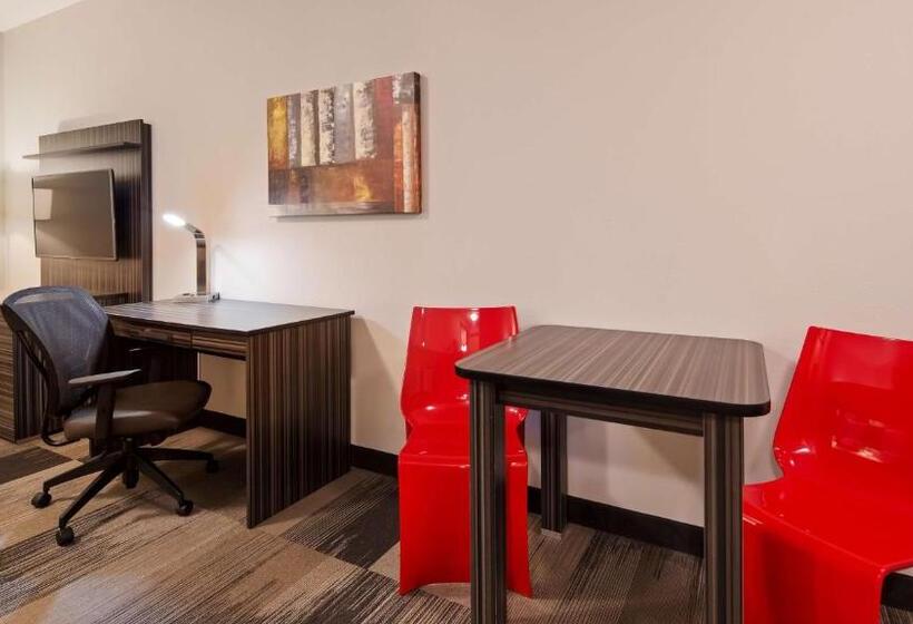 חדר סטנדרט עם מיטת קינג, Best Western Plus Airport Inn & Suites