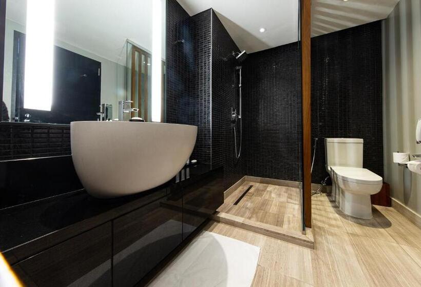 Номер Deluxe Вид на Бассейн, City Of Dreams   Nobu Hotel Manila