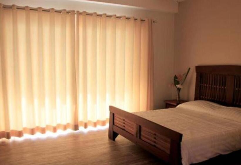 اتاق لوکس, Corto Del Mar