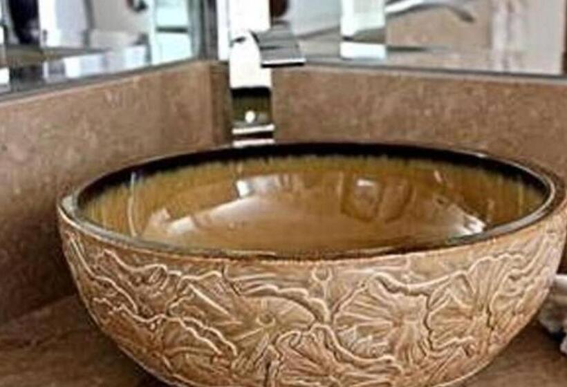 اتاق لوکس, Corto Del Mar