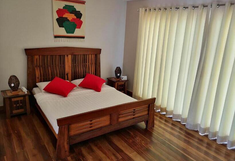 اتاق لوکس, Corto Del Mar