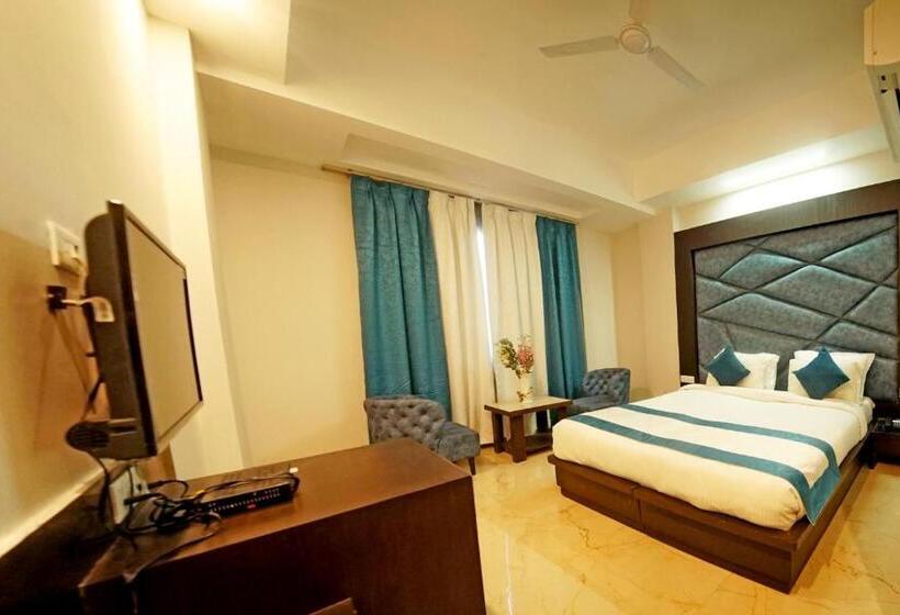 اتاق لوکس, Crimson Palace