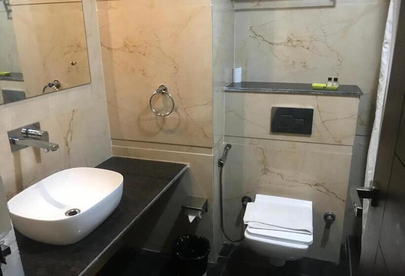 اتاق لوکس, Crimson Palace