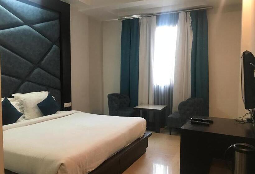 اتاق لوکس, Crimson Palace