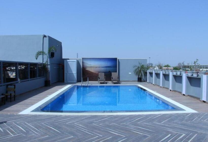 اتاق لوکس, Crimson Palace