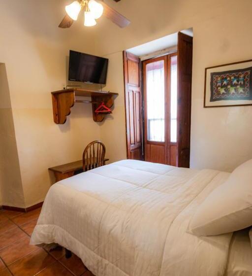 غرفة قياسية, El Carmen, Morelia