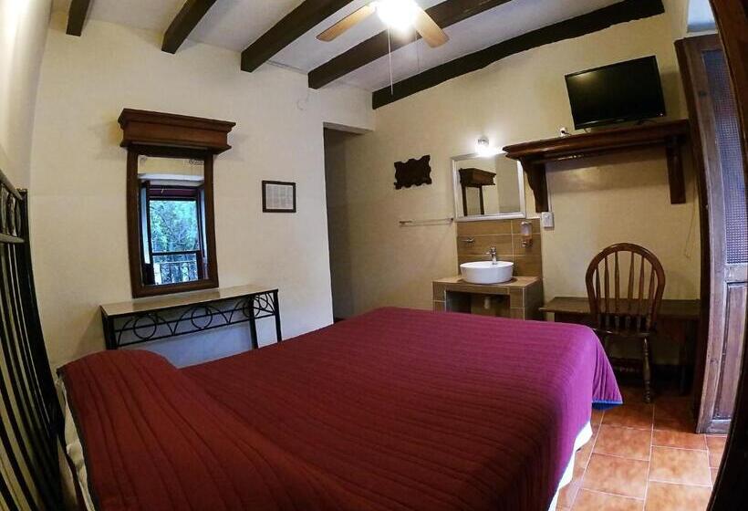 غرفة قياسية, El Carmen, Morelia