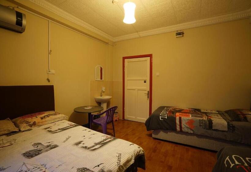 اتاق چهار تخته با دستشویی مشترک, Erenler Hotel & Hostel