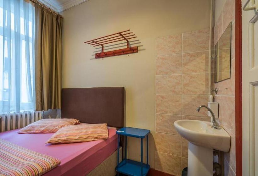 اتاق اکونومی با حمام مشترک, Erenler Hotel & Hostel