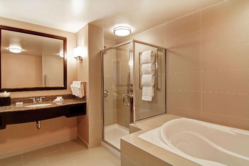 جناح سرير كينج, Hilton Garden Inn Woodbridge