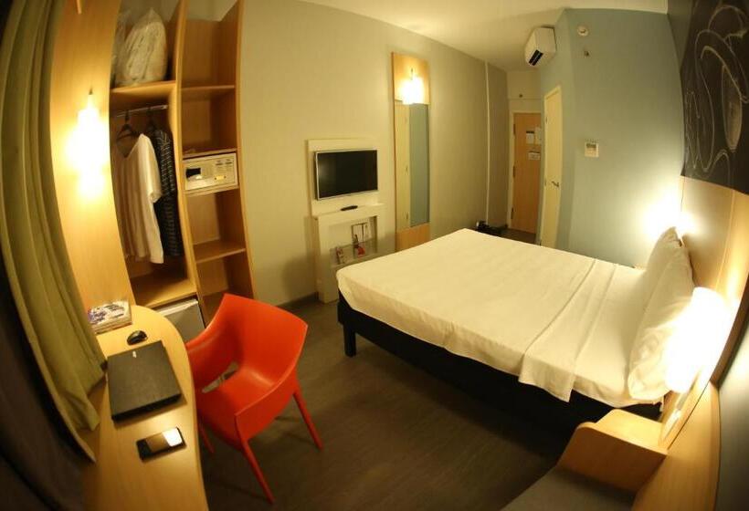 스탠다드 룸, Ibis Jatai