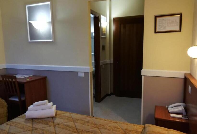 اتاق استاندارد سه نفره, Marco Polo Self Check In