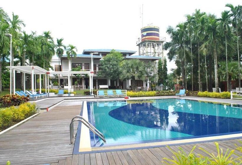 اتاق استاندارد با چشمانداز استخر, Myanmar Life