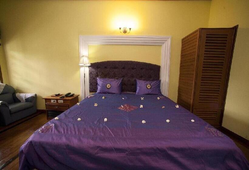 سوییت لوکس, Myanmar Life