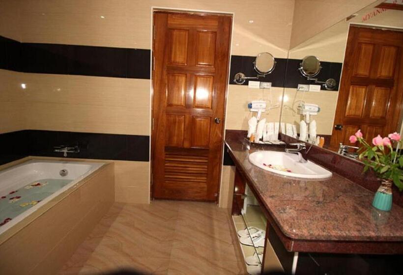 سوییت, Myanmar Life