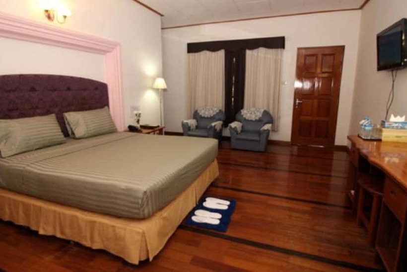 اتاق استاندارد با چشمانداز استخر, Myanmar Life