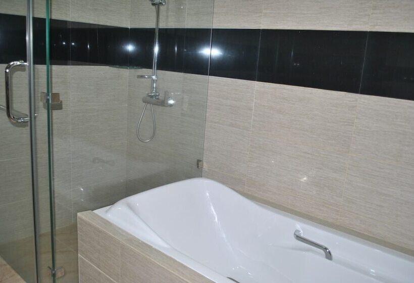 سوییت لوکس, Myanmar Life