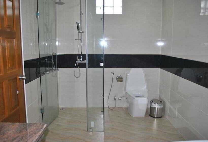 سوییت لوکس, Myanmar Life