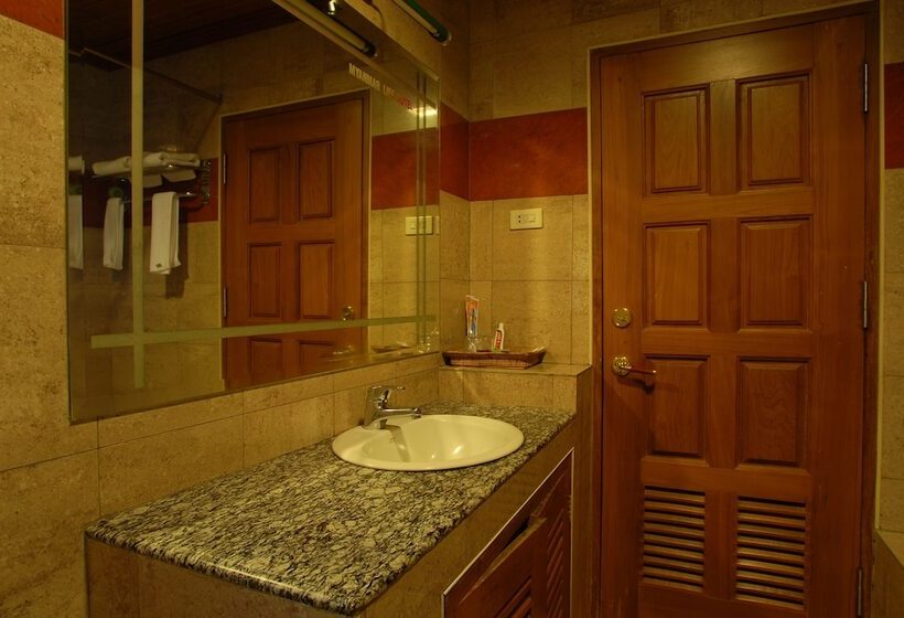 سوییت, Myanmar Life