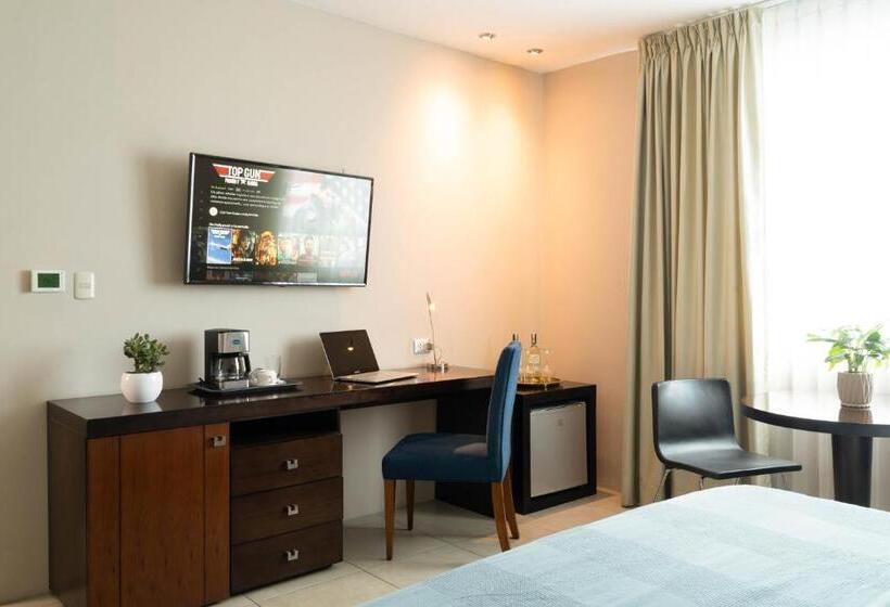 اتاق لوکس با چشم‌انداز دریا, Perla Spondylus