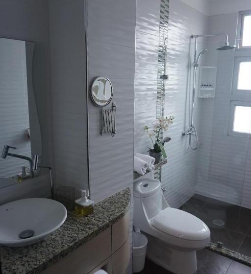 اتاق لوکس با چشم‌انداز دریا, Perla Spondylus