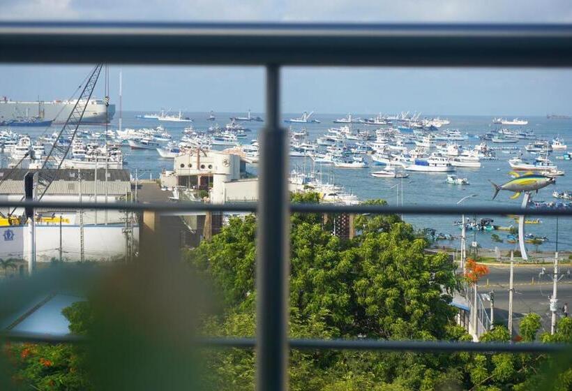 سوئیت با تخت بزرگ, Perla Spondylus