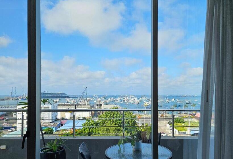 Deluxe Suite King Bed, Perla Spondylus