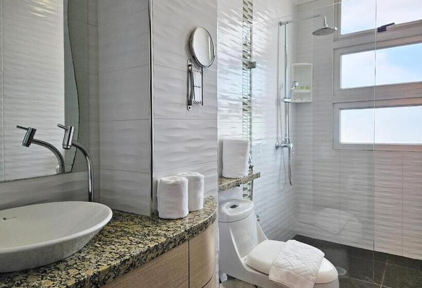 اتاق لوکس با چشم‌انداز دریا, Perla Spondylus