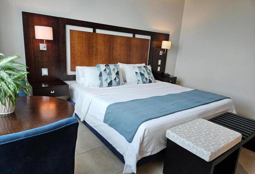 اتاق لوکس با چشم‌انداز دریا, Perla Spondylus