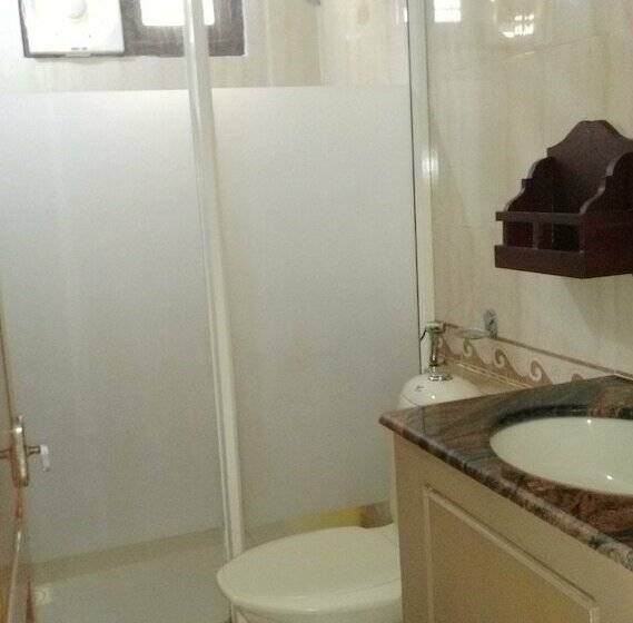 Habitación Deluxe, Reds Residency Homestay