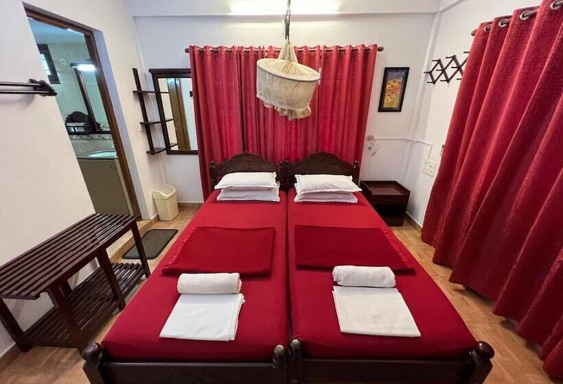 Habitación Deluxe, Reds Residency Homestay