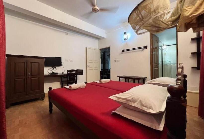 Habitación Deluxe, Reds Residency Homestay