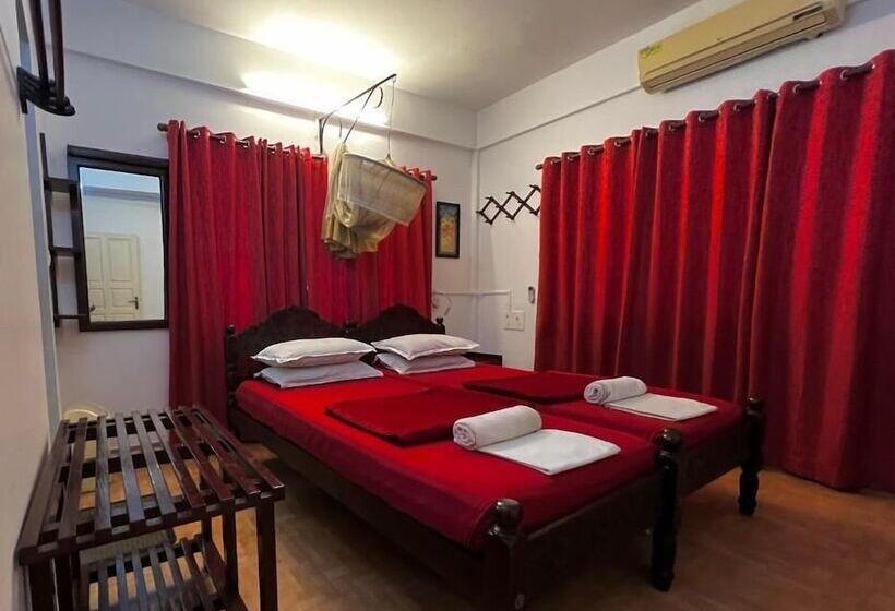 Habitación Deluxe, Reds Residency Homestay