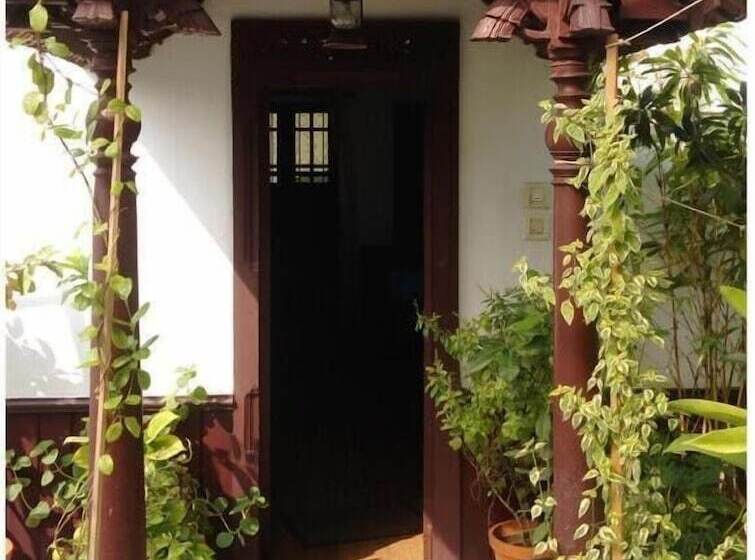 Casa 1 Dormitorio, Reds Residency Homestay