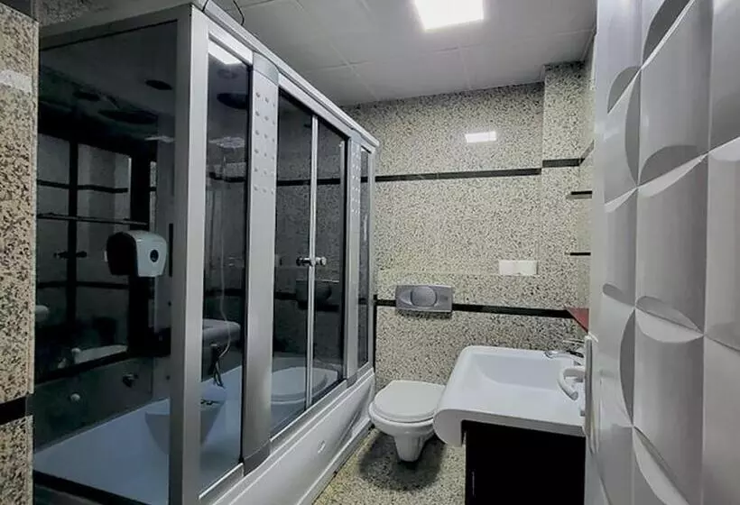 اتاق اکونومی, Royal